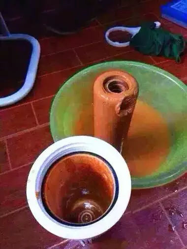 看看您家用的水管,是不锈钢水管太贵,还是家人的健康不值得投资? 看看您家用的水管,是不锈钢水管太贵,还是家人的健康不值得投资?